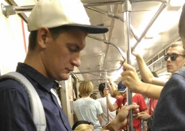 Саша Гудков добирался на концерт Сиа на метро Саша Гудков добирался на концерт Сиа на метро