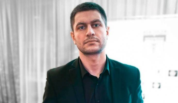 "Как человек он хитрый, корыстный, говно": бывший коллега Давида Манукяна опасается за Ольгу Бузову "Как человек он хитрый, корыстный, говно": бывший коллега Давида Манукяна опасается за Ольгу Бузову