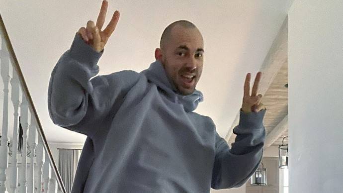 Андрей Бедняков протащил жену лицом по песку Андрей Бедняков протащил жену лицом по песку