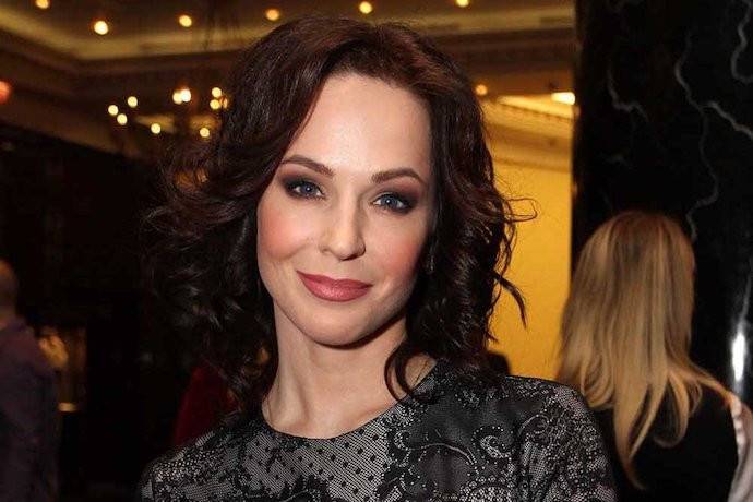 «Побаиваются»: проживающая в Париже Ирина Медведева рассказала, почему французские мужчины не спешат строить отношения с русскими девушками