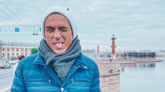 "А что делать?!": нарядившийся в маску Влад Топалов перепугал поклонников "А что делать?!": нарядившийся в маску Влад Топалов перепугал поклонников