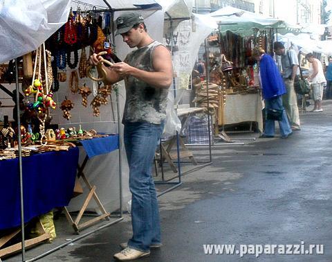 Макарский отоваривается на рынке 