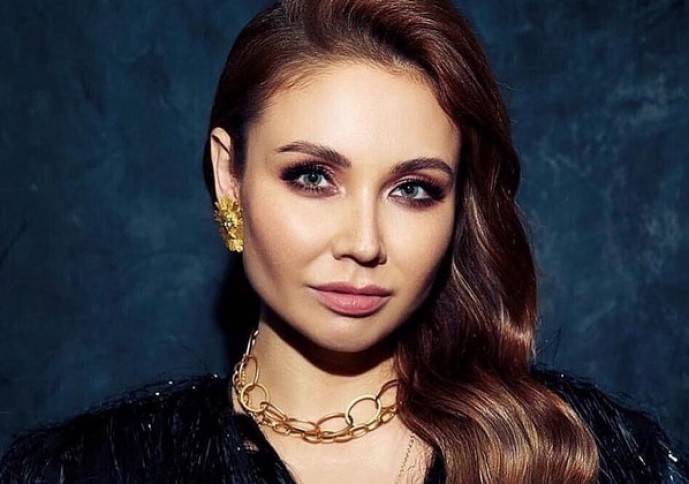Ляйсан Утяшева борется с целлюлитом при помощи скалки Ляйсан Утяшева борется с целлюлитом при помощи скалки