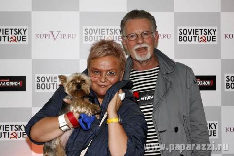 Звезды занялись благотворительностью Звезды занялись благотворительностью