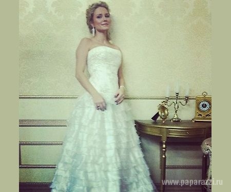 Екатерина Гордон показала свадебное платье