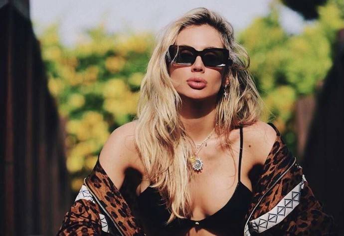 Светлана Лобода объяснила, почему предпочитает жить в Европе, а не в России Светлана Лобода объяснила, почему предпочитает жить в Европе, а не в России