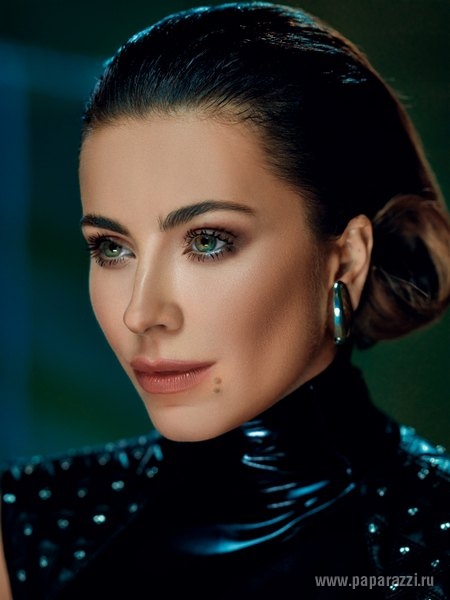 Ани Лорак удивила кардинальной сменой имиджа в новом номере Vogue Ани Лорак удивила кардинальной сменой имиджа в новом номере Vogue