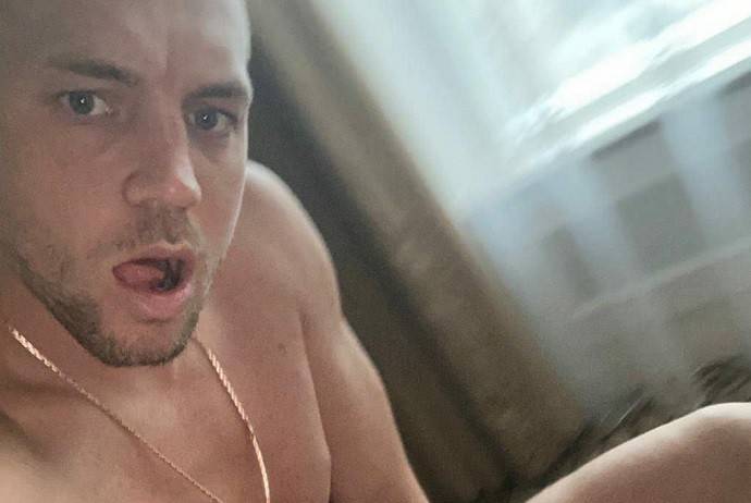 Новые порно фоточки Артёма Дзюбы наводнили интернет