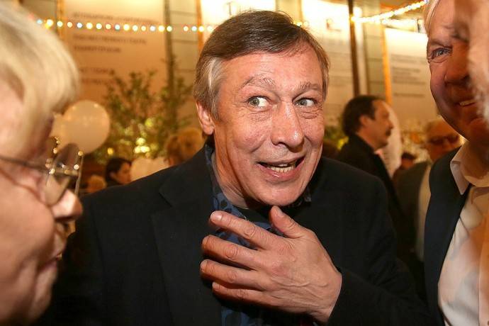 Сын погибшего Сергея Захарова сообщил, что "пока не может принять извинения Михаила Ефремова" Сын погибшего Сергея Захарова сообщил, что "пока не может принять извинения Михаила Ефремова"