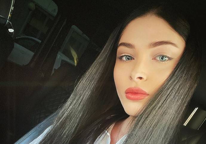 Алена Шишкова пригрозила судом  мастеру, спасшему её волосы