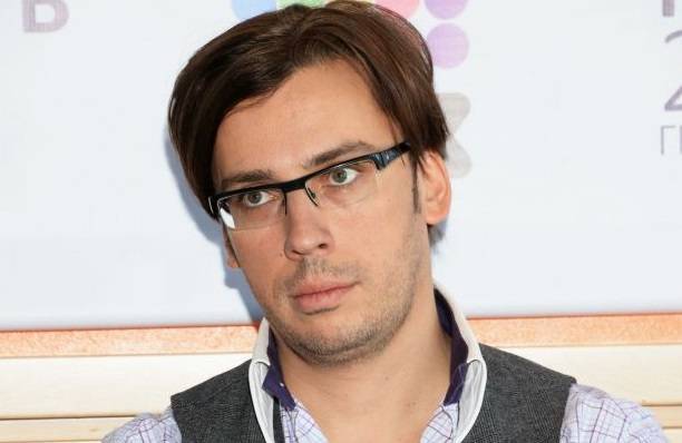 Максим Галкин до неузнаваемости отфотошопил лицо, чтобы выглядеть моложе Максим Галкин до неузнаваемости отфотошопил лицо, чтобы выглядеть моложе
