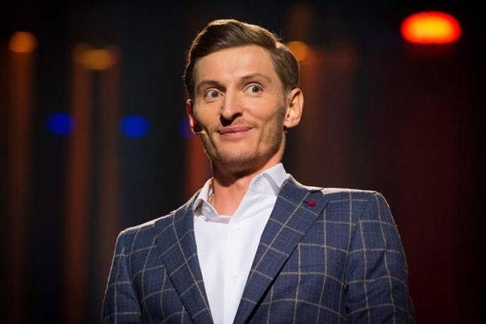 Резидент Comedy Club раскрыл размер зарплаты Гарика Харламова и Павла Воли Резидент Comedy Club раскрыл размер зарплаты Гарика Харламова и Павла Воли