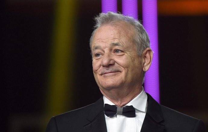 72-летний Билл Мюррей закрутил роман с певицей, которая сильно моложе 72-летний Билл Мюррей закрутил роман с певицей, которая сильно моложе