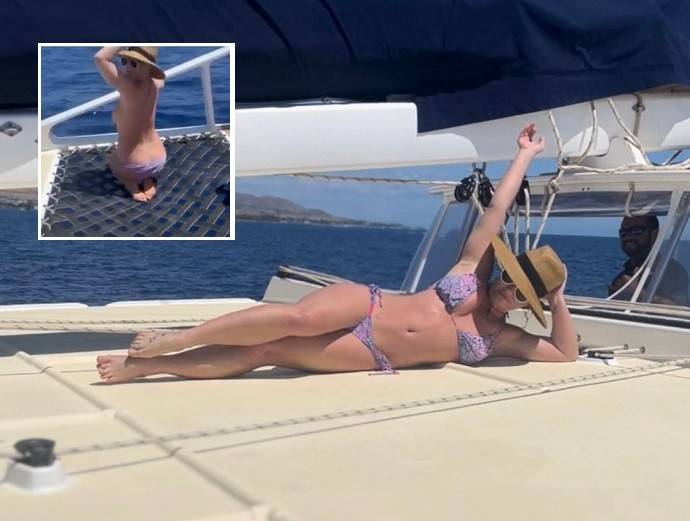 Бритни Спирс устроила стриптиз на яхте