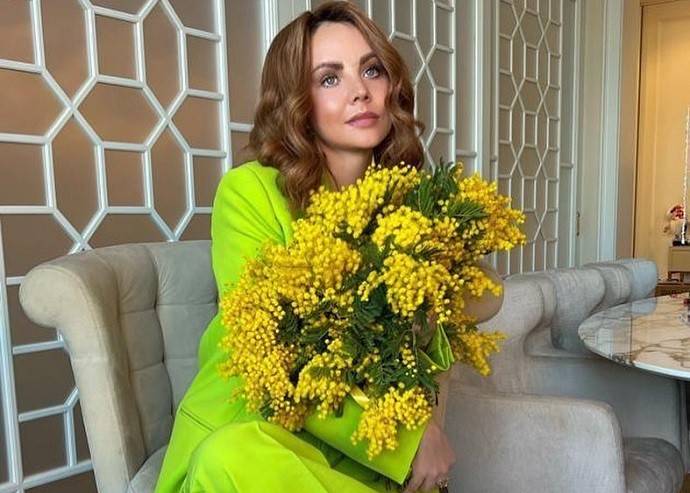 В рамках подготовки к будущим концертам, певица МакSим начала публиковать в социальных сетях свои обнаженные фотографии В рамках подготовки к будущим концертам, певица МакSим начала публиковать в социальных сетях свои обнаженные фотографии