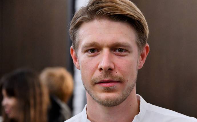 Никита Ефремов стал жертвой домогательств
Никита Ефремов стал жертвой домогательств