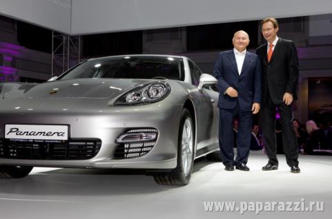 В разгар кризиса Мэр презентовал новый PORSCHE за 5 231 400 руб. В разгар кризиса Мэр презентовал новый PORSCHE за 5 231 400 руб.
