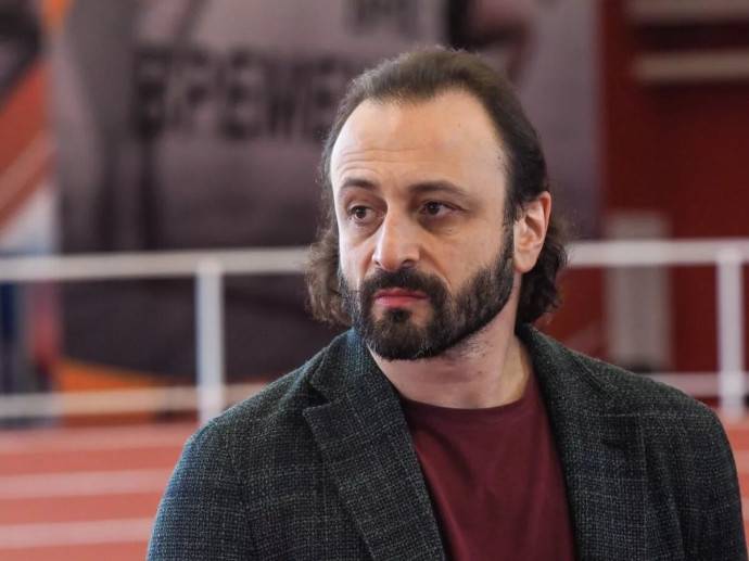 «Очень сложные чувства»: Илья Авербух высказался о поведении жены Романа Костомарова «Очень сложные чувства»: Илья Авербух высказался о поведении жены Романа Костомарова