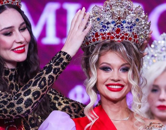 32-летняя «Миссис Россия – 2023» Жанна Специальная рассказала о пластике и о том, как она вообще оказалась на конкурсе красоты 
