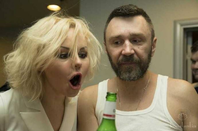 Алиса Вокс решила отсудить у Сергея Шнурова 20 миллионов рублей Алиса Вокс решила отсудить у Сергея Шнурова 20 миллионов рублей