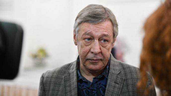 После инсульта у Михаила Ефремова нарушилась речь и онемели ноги После инсульта у Михаила Ефремова нарушилась речь и онемели ноги