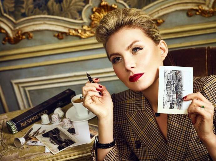 Рената Литвинова явилась на гала-ужин Vogue в странном аксессуаре