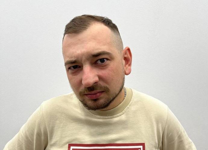 Жена приревновала актёра Артёма Бординова за постельную сцену в кино и с тех пор его больше никто не видел Жена приревновала актёра Артёма Бординова за постельную сцену в кино и с тех пор его больше никто не видел