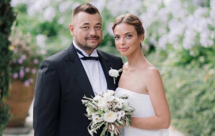 Жена Сергея Жукова призналась, что не хотела знакомить его с родителями Жена Сергея Жукова призналась, что не хотела знакомить его с родителями