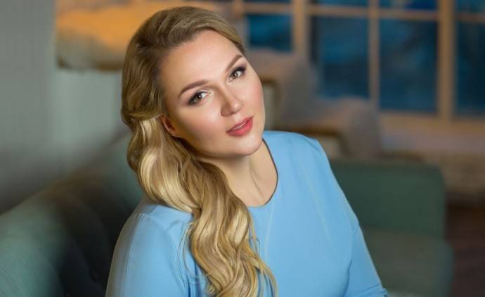 Надежда Ангарская продемонстрировала, как похудела на "Последнем герое" Надежда Ангарская продемонстрировала, как похудела на "Последнем герое"