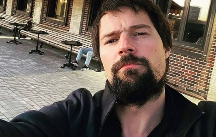 Данила Козловский поделился стильной нью-йоркской фотографией подросшей дочки Данила Козловский поделился стильной нью-йоркской фотографией подросшей дочки