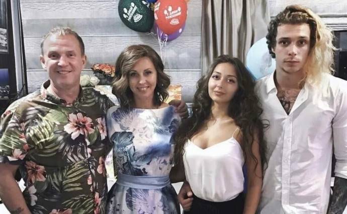«Малолетка - бровистка»: бывшая жена сына Натальи Сенчуковой и Виктора Рыбина высмеяла его новую невесту