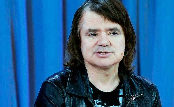 Спустя два года после похорон, могила Евгения Осина пришла в запустение 