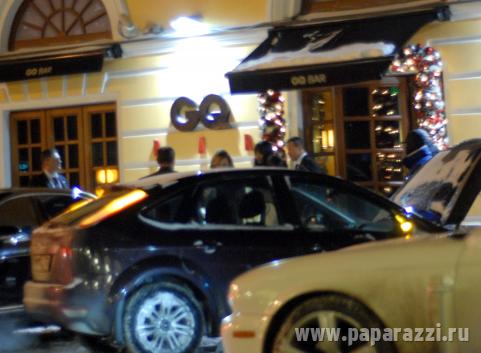 Наоми Кэмпбелл попалась в лапы уличных папарацци Наоми Кэмпбелл попалась в лапы уличных папарацци