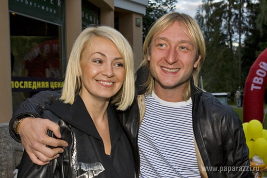 Одним из источников доходов Яны Рудковской является её муж Евгений Плющенко
