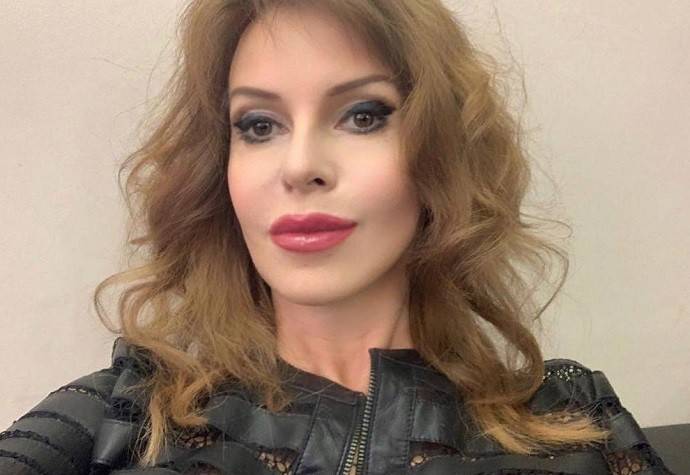 Наталья Штурм показала дочь и пожилую маму, а так же обвисшую грудь 10 лет назад Наталья Штурм показала дочь и пожилую маму, а так же обвисшую грудь 10 лет назад