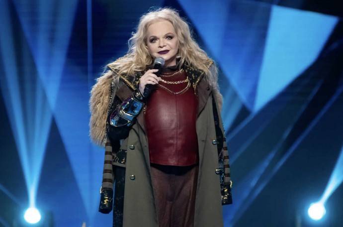 «Постаревшая Наргиз Закирова»: Лариса Долина стала лысой «Постаревшая Наргиз Закирова»: Лариса Долина стала лысой