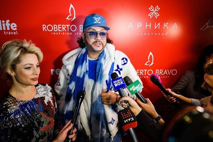 Российские знаменитости пришли познакомиться с обладателем «Грэмми»