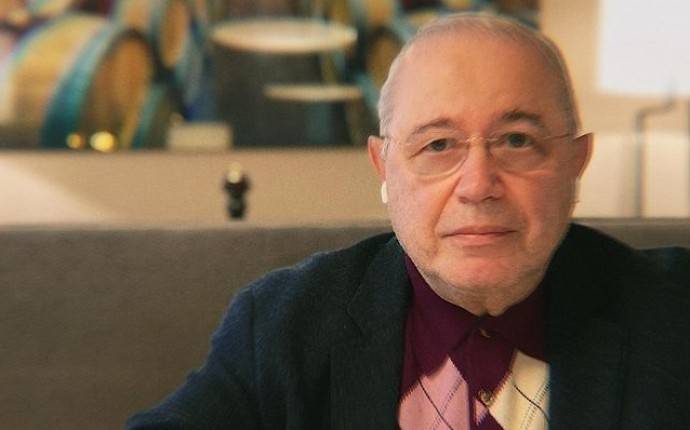 Евгений Петросян признался, что надеется на то, что его дочь и сын никогда не встретятся Евгений Петросян признался, что надеется на то, что его дочь и сын никогда не встретятся