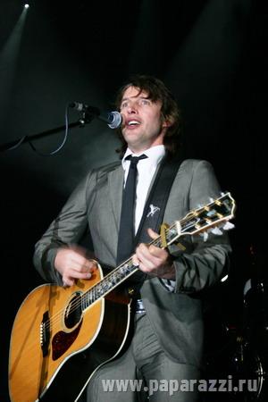 James Blunt в Москве раздавал пиво James Blunt в Москве раздавал пиво