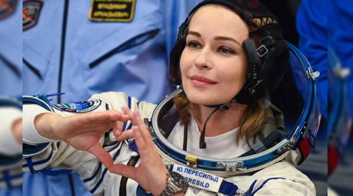Юлия Пересильд предупредила, что из-за полета в космос ее внешность может измениться Юлия Пересильд предупредила, что из-за полета в космос ее внешность может измениться