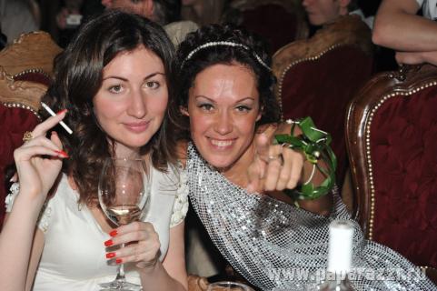 Российскому пиару кризис не страшен! Greek party московской PRинцессы Оксаны Романенко Российскому пиару кризис не страшен! Greek party московской PRинцессы Оксаны Романенко