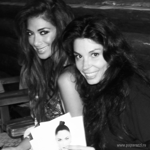 Как ANA BASTON погуляла с Nicole Scherzinger Как ANA BASTON погуляла с Nicole Scherzinger