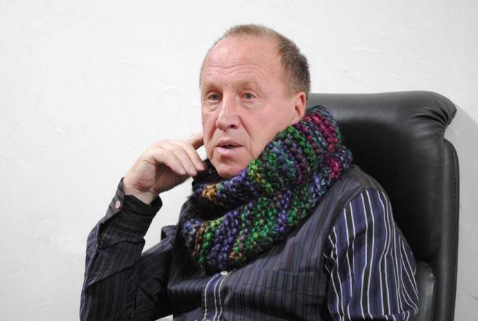 Кашель с кровью: вся семья Владимира Стеклова госпитализирована Кашель с кровью: вся семья Владимира Стеклова госпитализирована