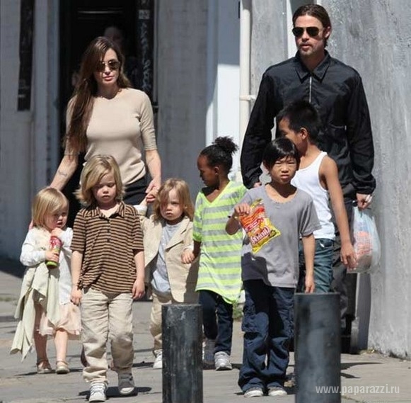 У Анджелины Джоли и Бреда Питта в ближайшее время появятся еще двое детей