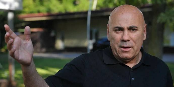 «Тоже виновата»: выходка Лаймы Вайкуле разозлила Иосифа Пригожина «Тоже виновата»: выходка Лаймы Вайкуле разозлила Иосифа Пригожина