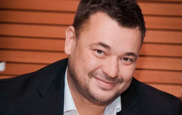 "Яд будет уже идти по твоему телу": Сергей Жуков рассказал о безумной поклоннице "Яд будет уже идти по твоему телу": Сергей Жуков рассказал о безумной поклоннице