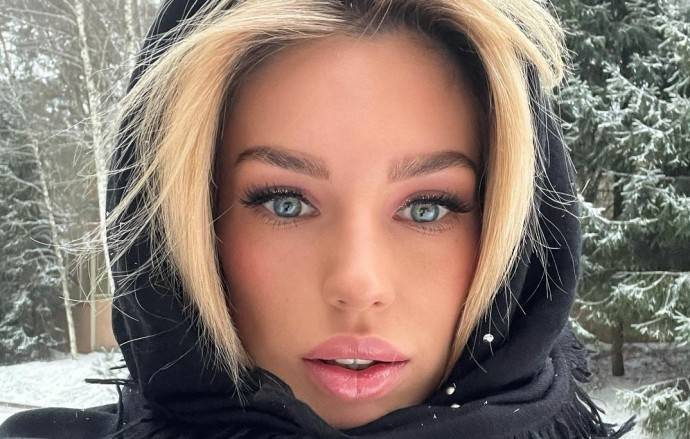 Илона Котелюх надела платье монашки и заговорила о психопатах Илона Котелюх надела платье монашки и заговорила о психопатах