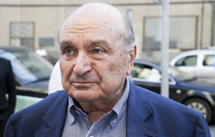 "Быть сыном Михаила Жванецкого было потрясающе тяжело": внебрачный сын артиста рассказал о сложных отношениях с ним "Быть сыном Михаила Жванецкого было потрясающе тяжело": внебрачный сын артиста рассказал о сложных отношениях с ним