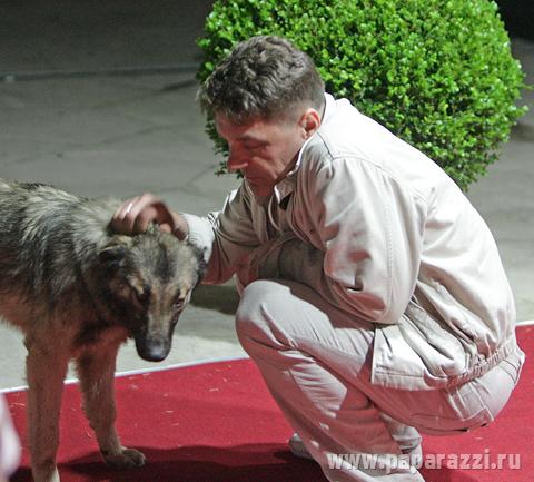 Сергей Маковецкий подружился с собакой