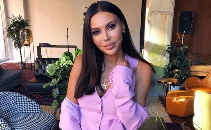 Многодетная мать Оксана Самойлова поразила поклонников вульгарным образом Многодетная мать Оксана Самойлова поразила поклонников вульгарным образом